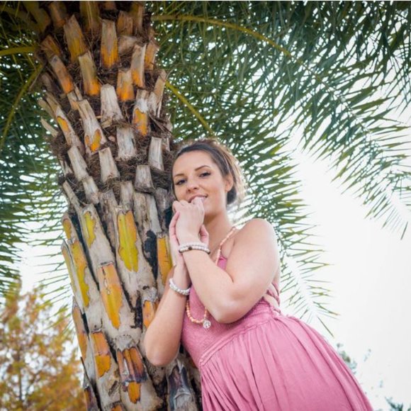 10mm White Howlite and Lava Rock ‘Calm’ Stretch Bracelet - Picture 5 of 8